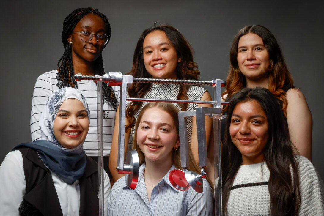 University of Illinois Chicago College of Engineering BME.04 group (from left, top row) Osayenmwen Omozusi, Rixzie Jimenez, Lorena Ortiz, (front row) Lina Kiswani, Alexandria Sterenberg, and Itzy Hernandez) with their project for the Senior Desisgn Group Expo.